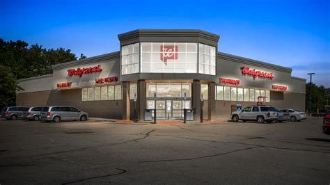 Walgreens milwaukee - MILWAUKEE - A Walgreens store on Milwaukee's north side closed its doors abruptly Friday, Jan 5 – a week earlier than expected. The store at Teutonia and Capitol was set to close on Monday, Jan. 15.